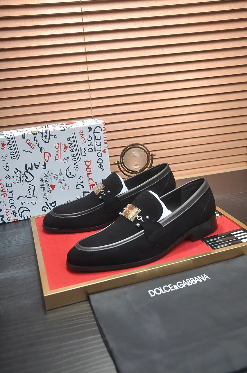 Men's men's shoes 💰500💶🌲 DG top 🔍🔍Men's new leather shoes 🚹 are on sale at the same time at the counter ⚠The uppers are imported cowhide from Italy, the entire imported cowhide lining, imported accessories 💪💪, completely 1⃣️ vs 1⃣️ replica 🇮 🇹💪💪, ⚠Sole: The original sole is specially provided by the original factory, the exclusive movable molded sole is super comfortable, ⚠The original factory follows the order, 🔍🔍high quality, you can enter and exit the counter at will, welcome to compare ⚠Size: 38-44 (45 customized)
